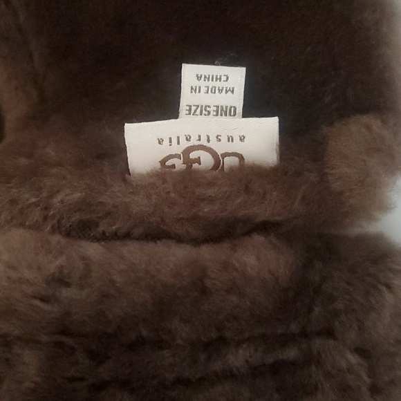 UGG warm head band. Brown in color, one size - Picture 2 of 5